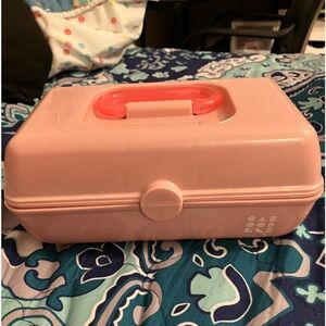 Mini light pink caboodle